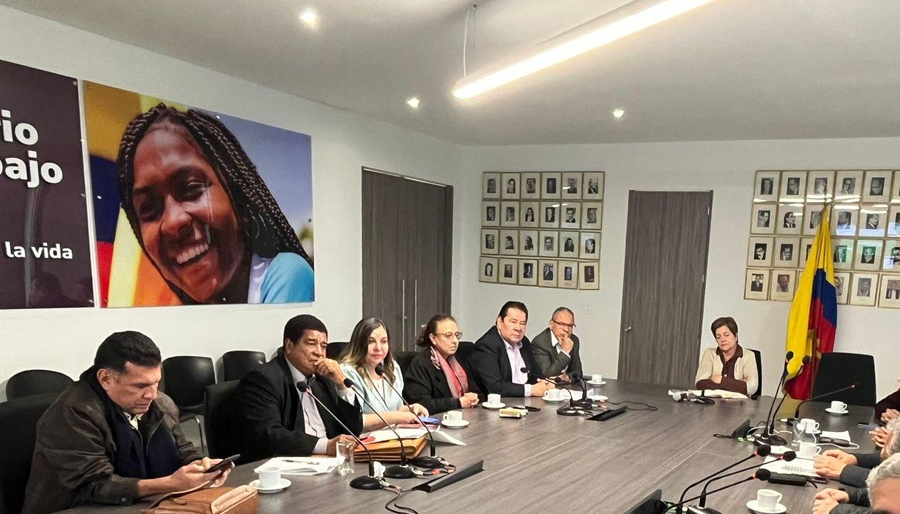 Reunión para concertar el salario mínimo para 2024