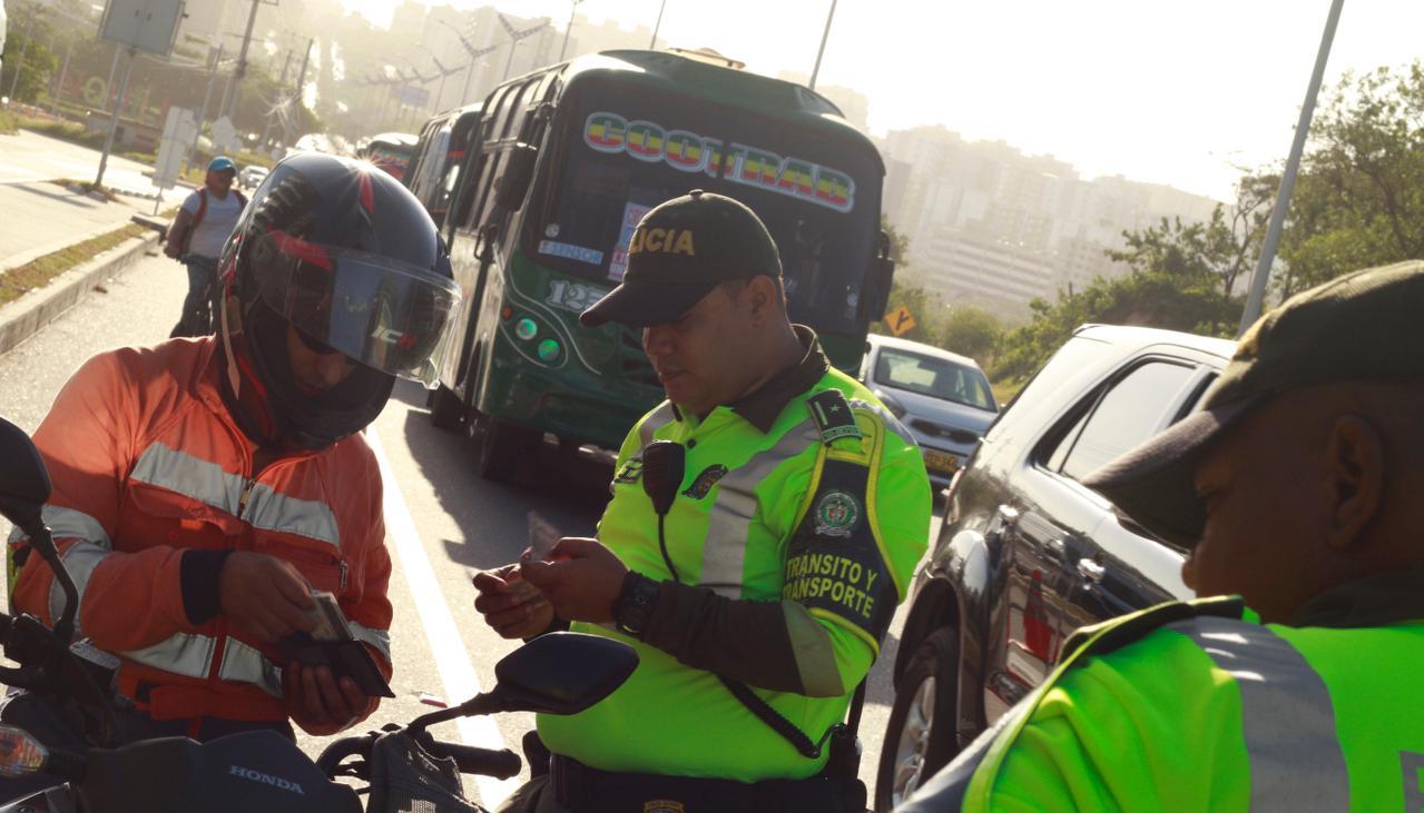 Operativos de Policía de Tránsito y Transporte en las afueras de Barranquilla para Navidad y final de año