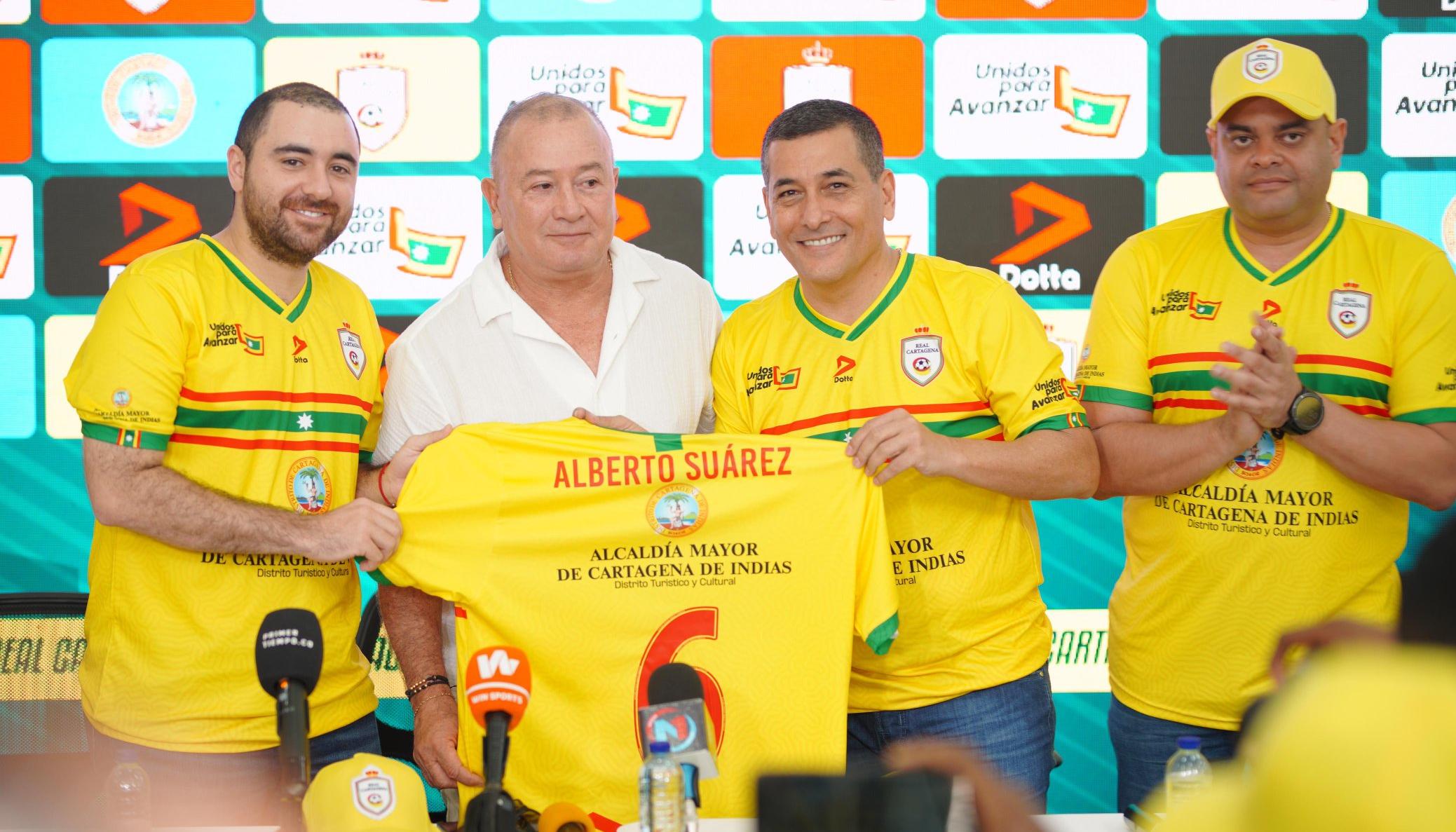 Alberto Suárez en compañía del alcalde electo de Cartagna, Dumek Turbay, y el director del Ider, Campo Elías Terán Jr.