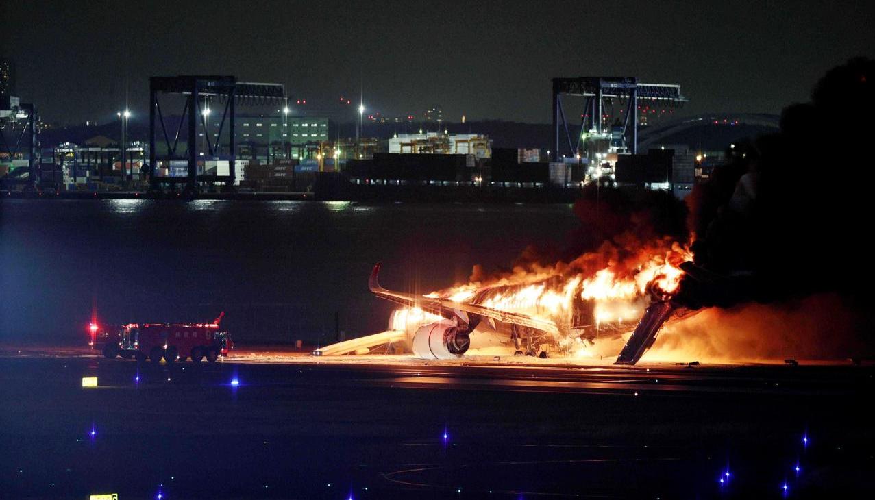 La imagen del incendio de los aviones.