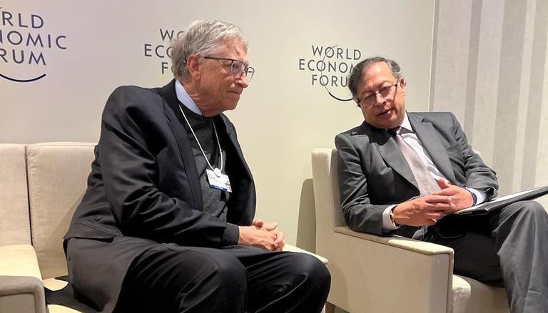 Bill Gates y Gustavo Petro. 