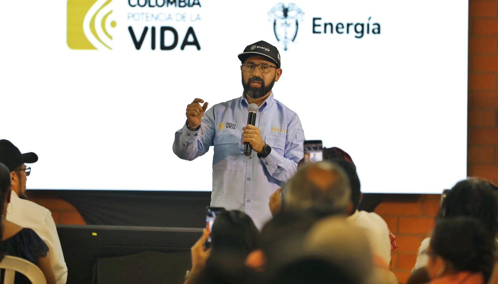 El Ministro de Minas y Energía, Andrés Camacho.