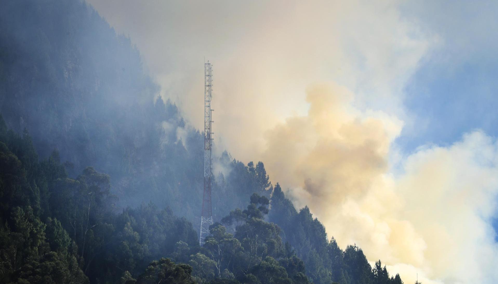 Incendio en el Cerro El Cable, en Bogotá.