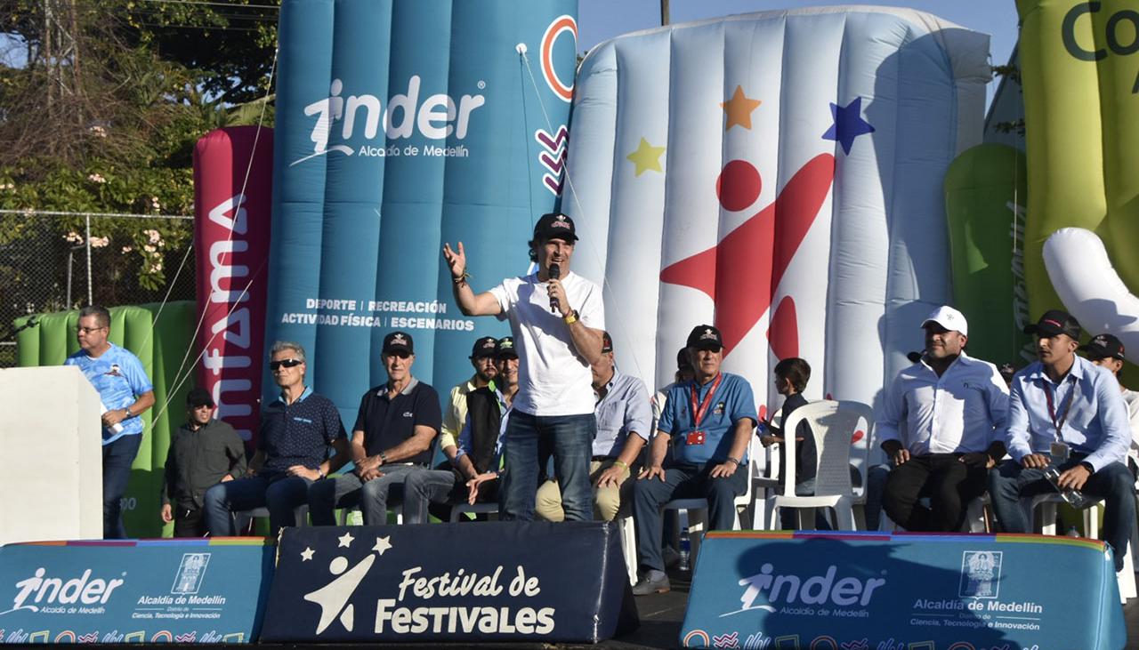 El alcalde de Medellín, Fico Gutiérrez, inauguró el Festival de Festivales