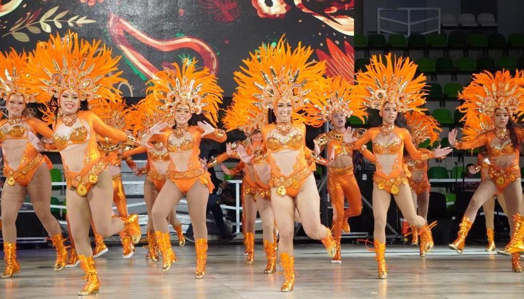 Fiesta de Comparsas en Coliseo Sugar Baby Rojas