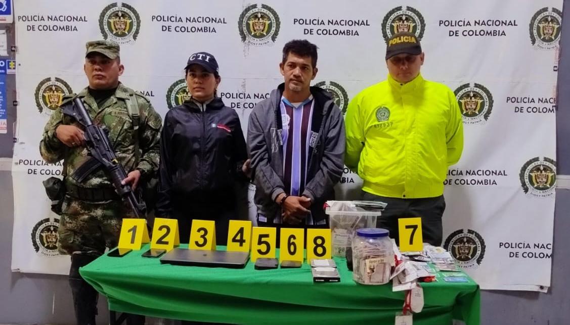 Jairo José Neira Samper tiene 44 años.