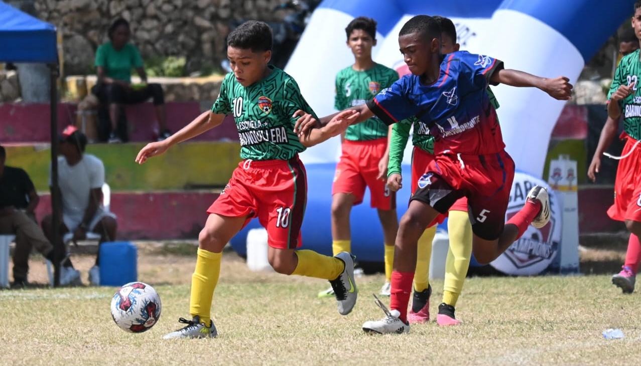 Acción del partido entre Academia Barranquillera y 