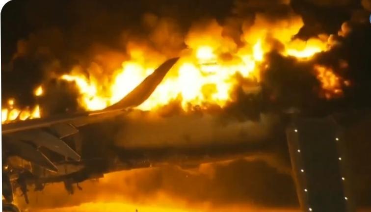 Incendio de avión en Japón