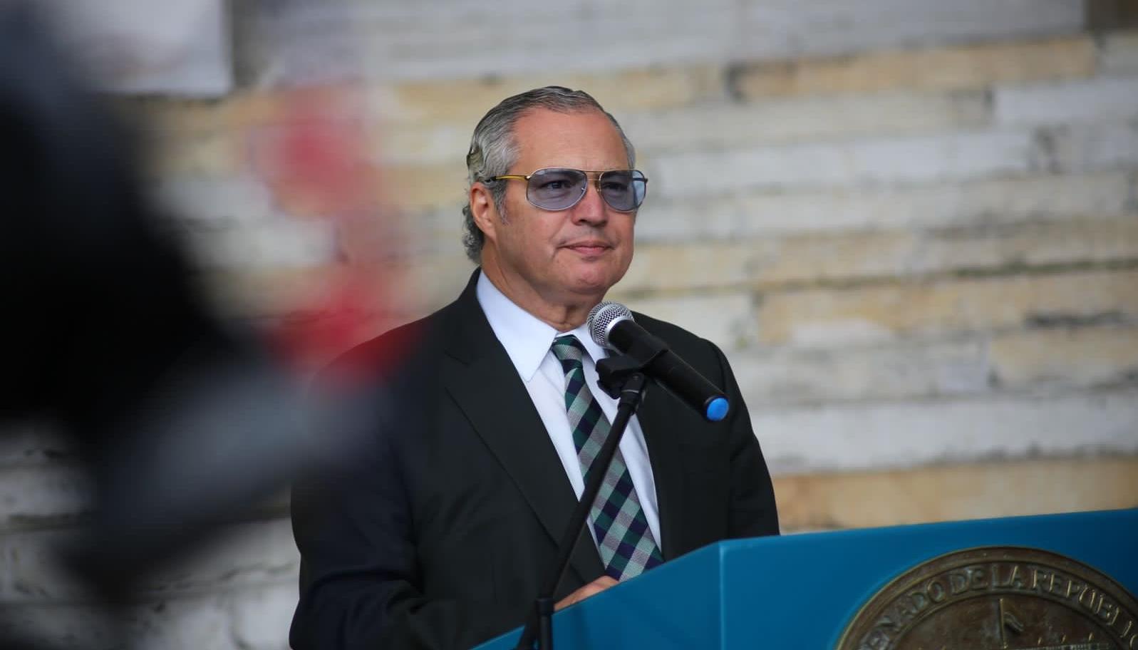 Iván Name Vásquez, presidente del Senado. 