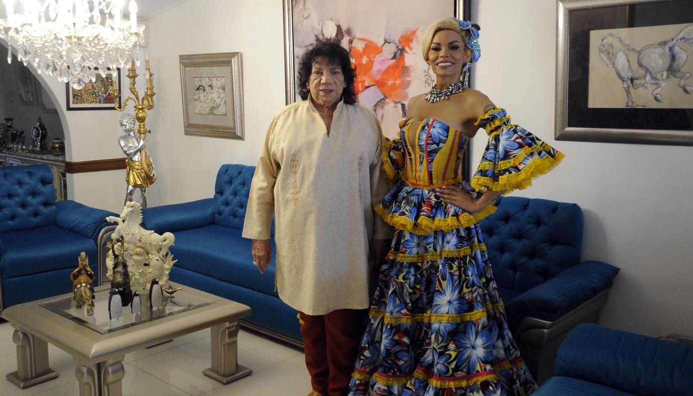 Jairo Polo, presidente de la Corporación Carnaval Gay de Barranquilla y Nicol Visconti, reina del Carnaval Gay.
