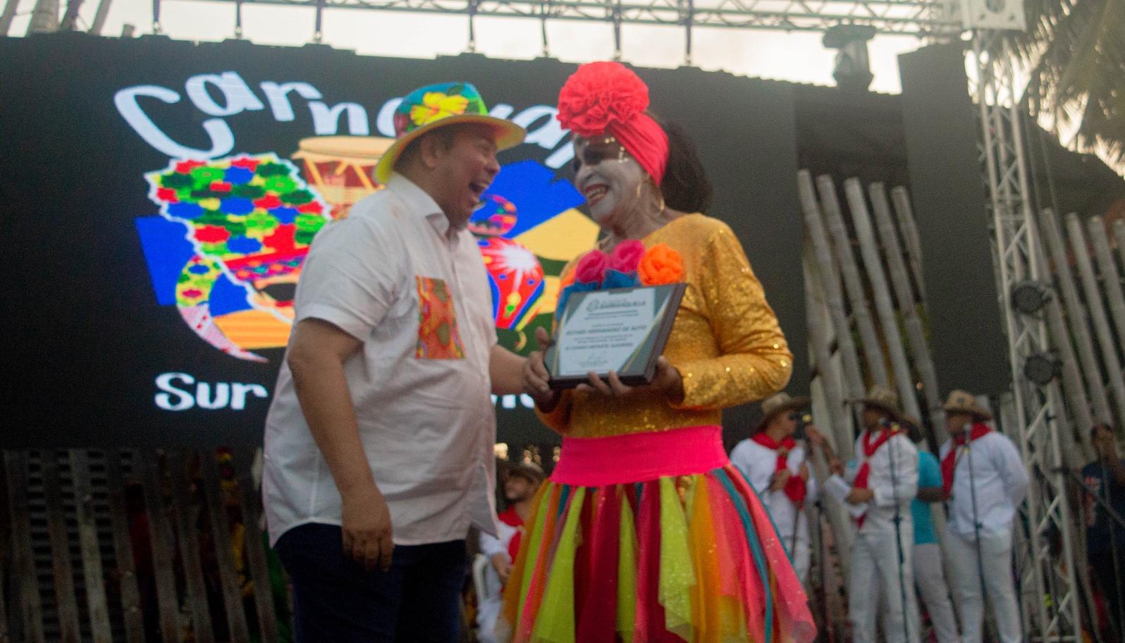 El Secretario Distrital de Cultura, Juan Carlos Ospino, en el Cabildo del Carnaval del Suroccidente