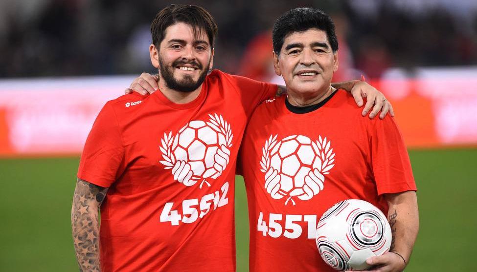 Diego Armando Maradona Júnior y su papá.