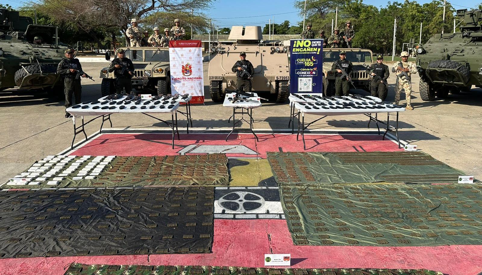 El material de guerra incautado.