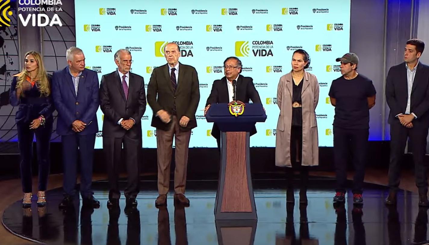 Gustavo Petro, Presidente de Colombia, se reunió con Alejandro Char y Eduardo Verano en Bogotá.