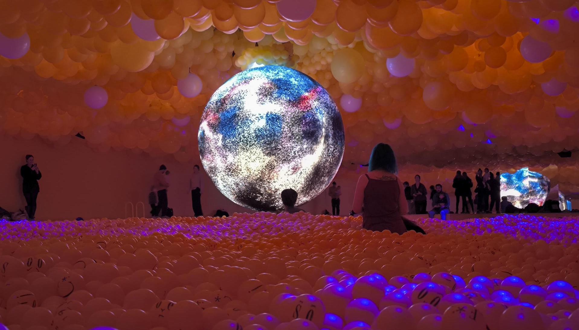 Piscina de bolas en el Museo de Globos en Londres.
