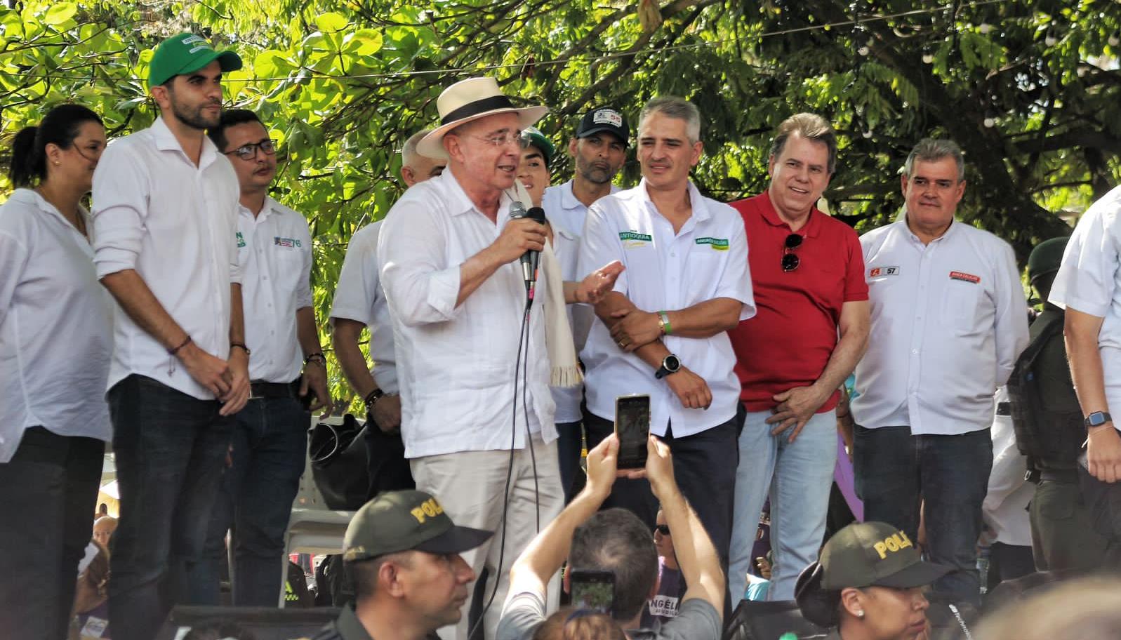El expresidente Álvaro Uribe Vélez.