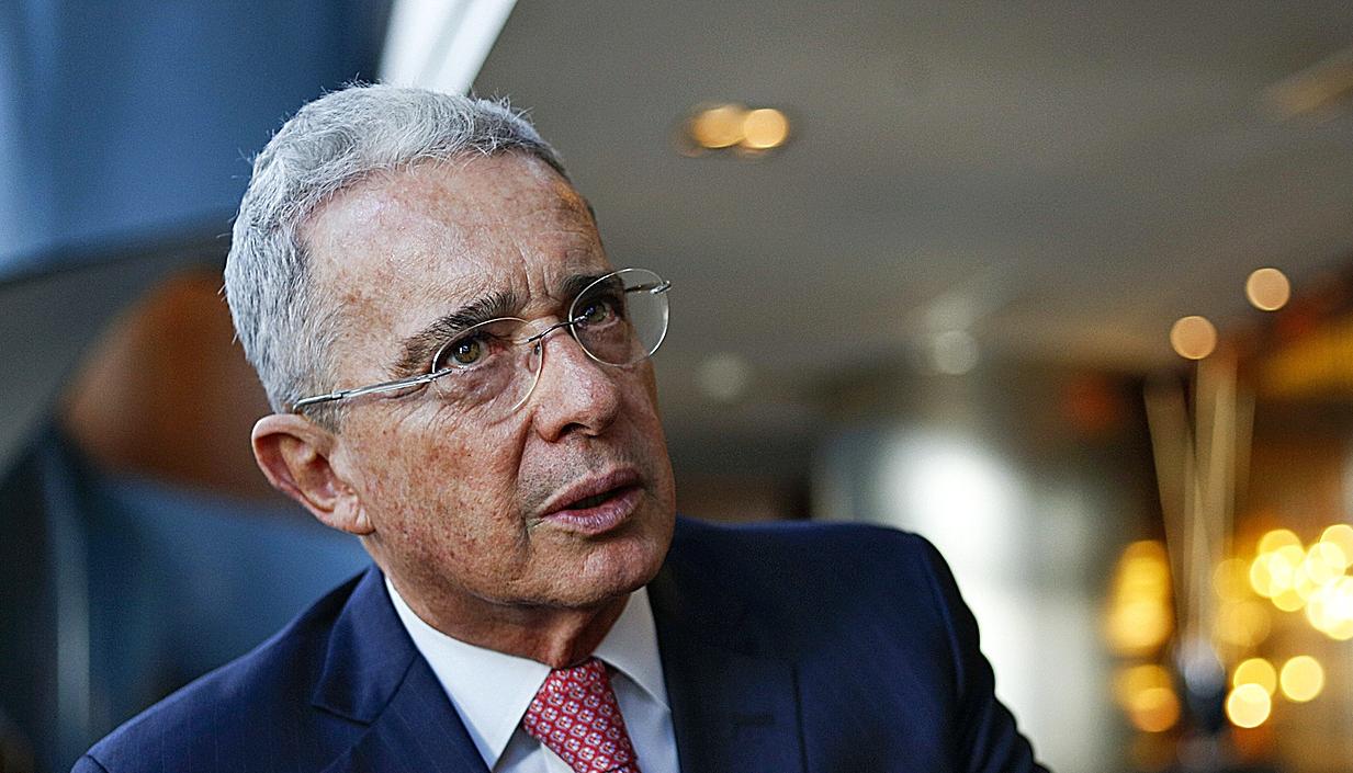 Álvaro Uribe.