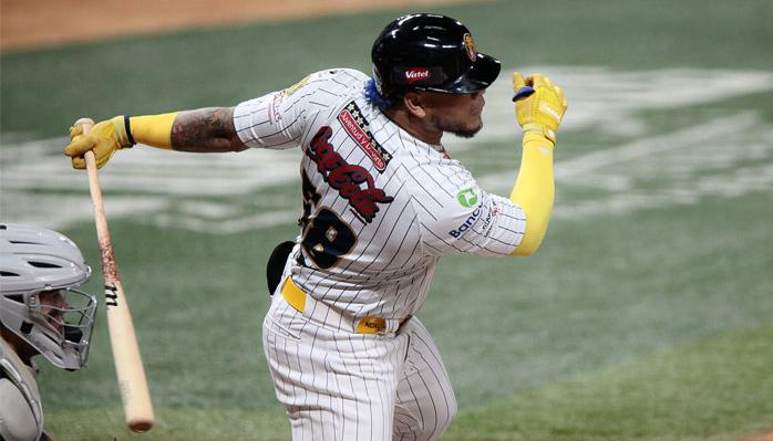 Harold Ramírez llegó a Leones tras coronarse campeón con Caimanes. 