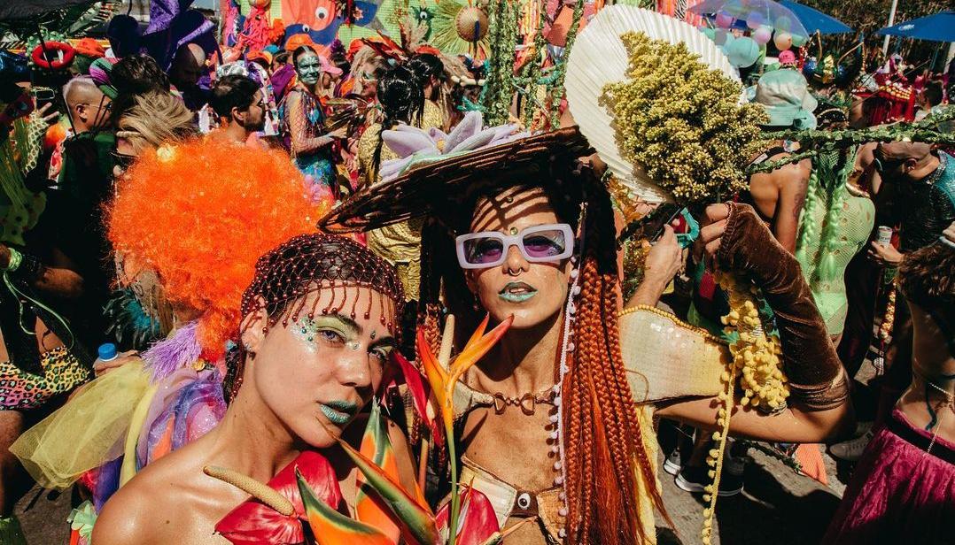 'La Puntica no má', en la Batalla de Flores 2023 bajo la consigna 'Floréame la Pepita’'. Ese día desfilaron despues de 6 p.m.