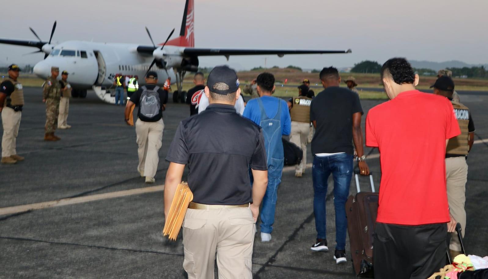 El grupo de migrantes colombianos expulsados de Panamá