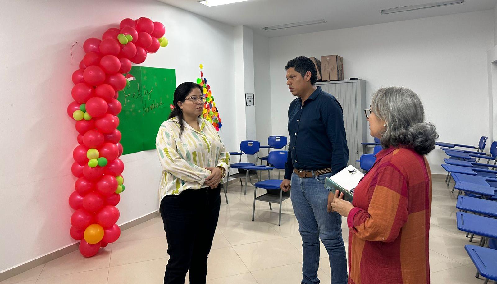 La alcaldesa Alcira Sandoval en el remodelado Centro Regional de Atención a Víctimas