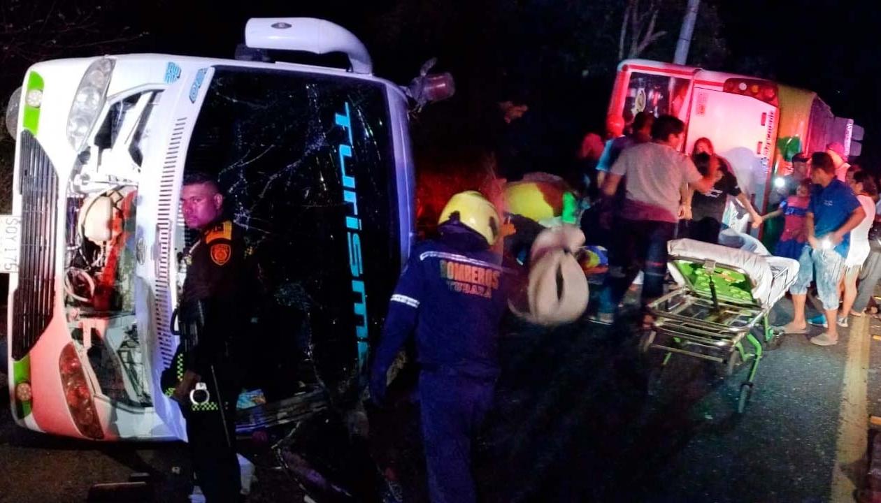 Aspecto del accidente en zona rural de Tubará, en la zona conocida como 'Curva de Macario'.