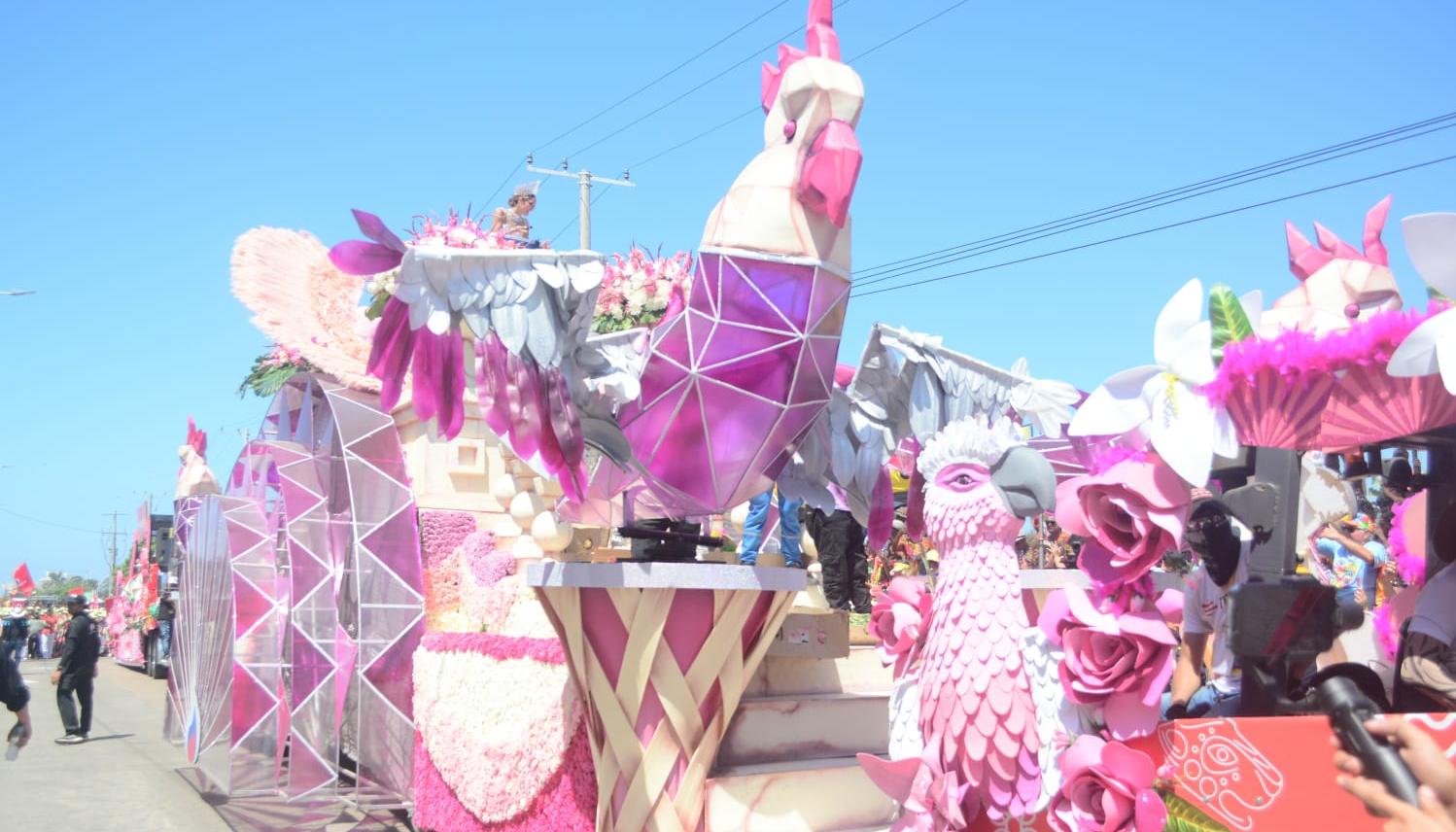 Solsticio de Carnaval, carroza de La Reina Melissa Cure.