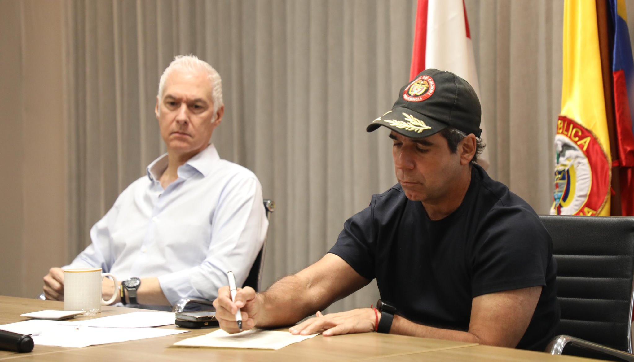 También hicieron presencia representantes del gobierno nacional, ANDI, Aerocivil y expertos en el tema..