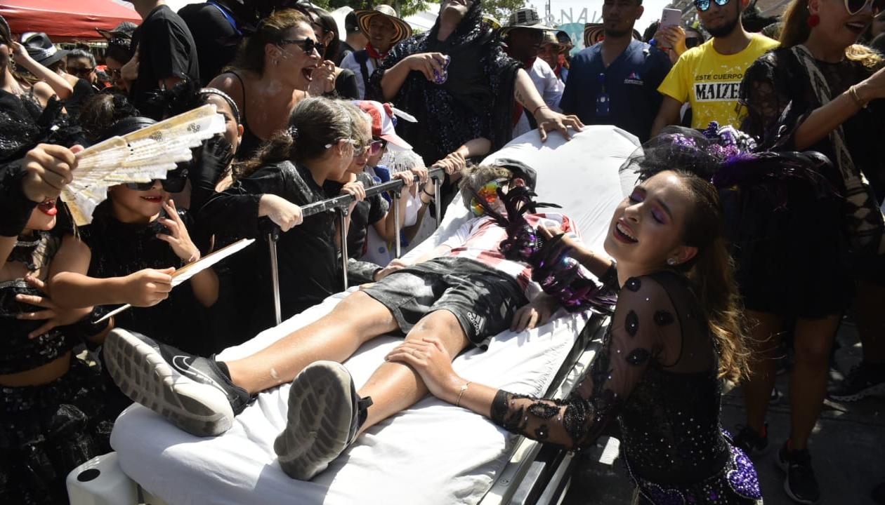 Los Reyes infantiles Emanuel Angulo y Samia Maloof. 