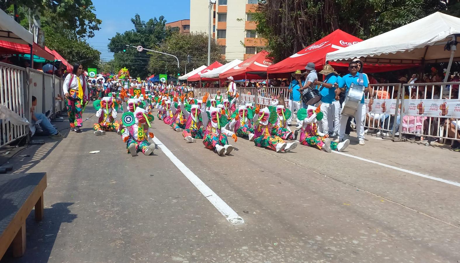 Marimondas deleitan a los asistentes.