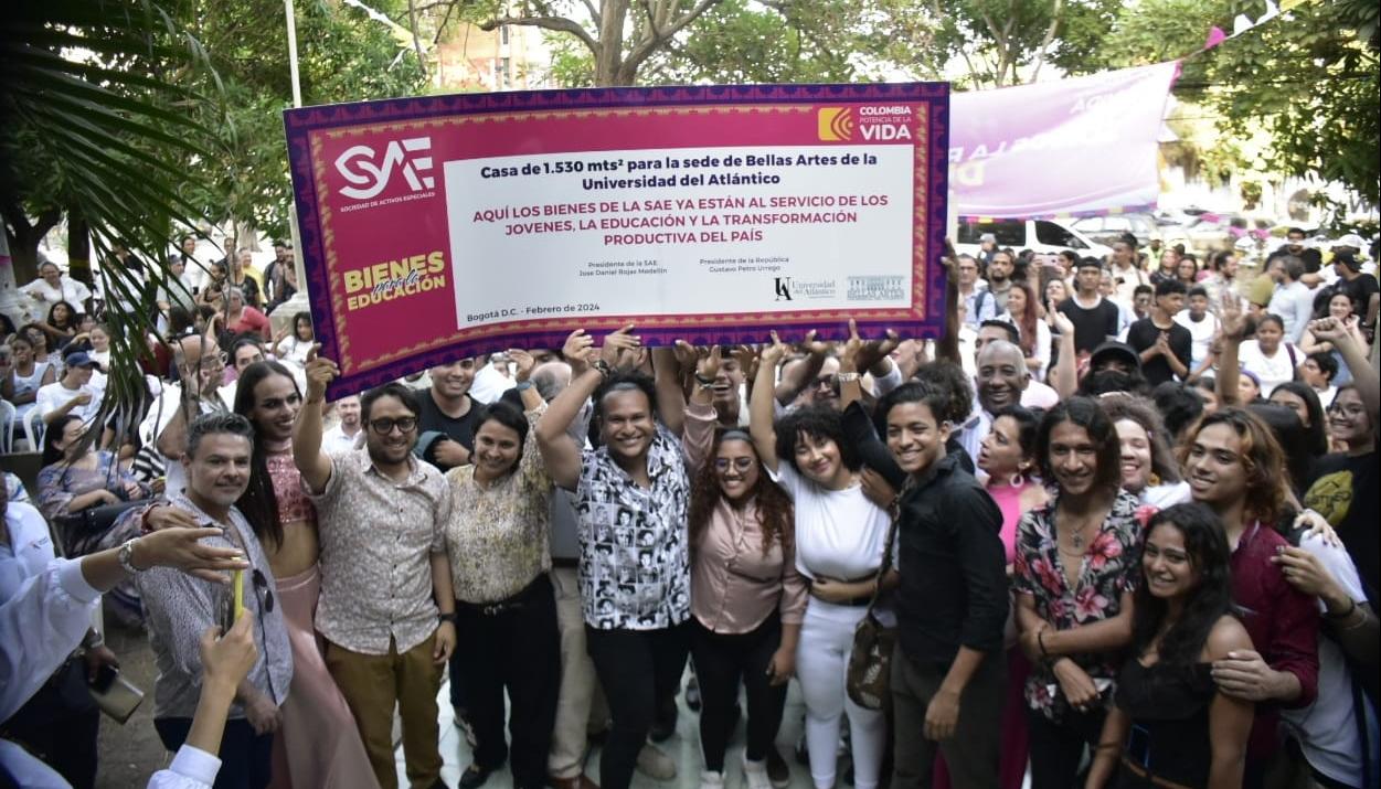 Entrega de la ‘Casa Villa de Arte’, en el barrio El Prado.