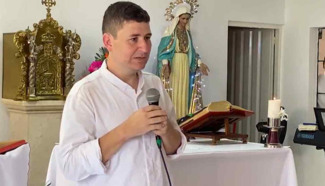 Juan Carlos Bayter asistió a una misa en El Banco.