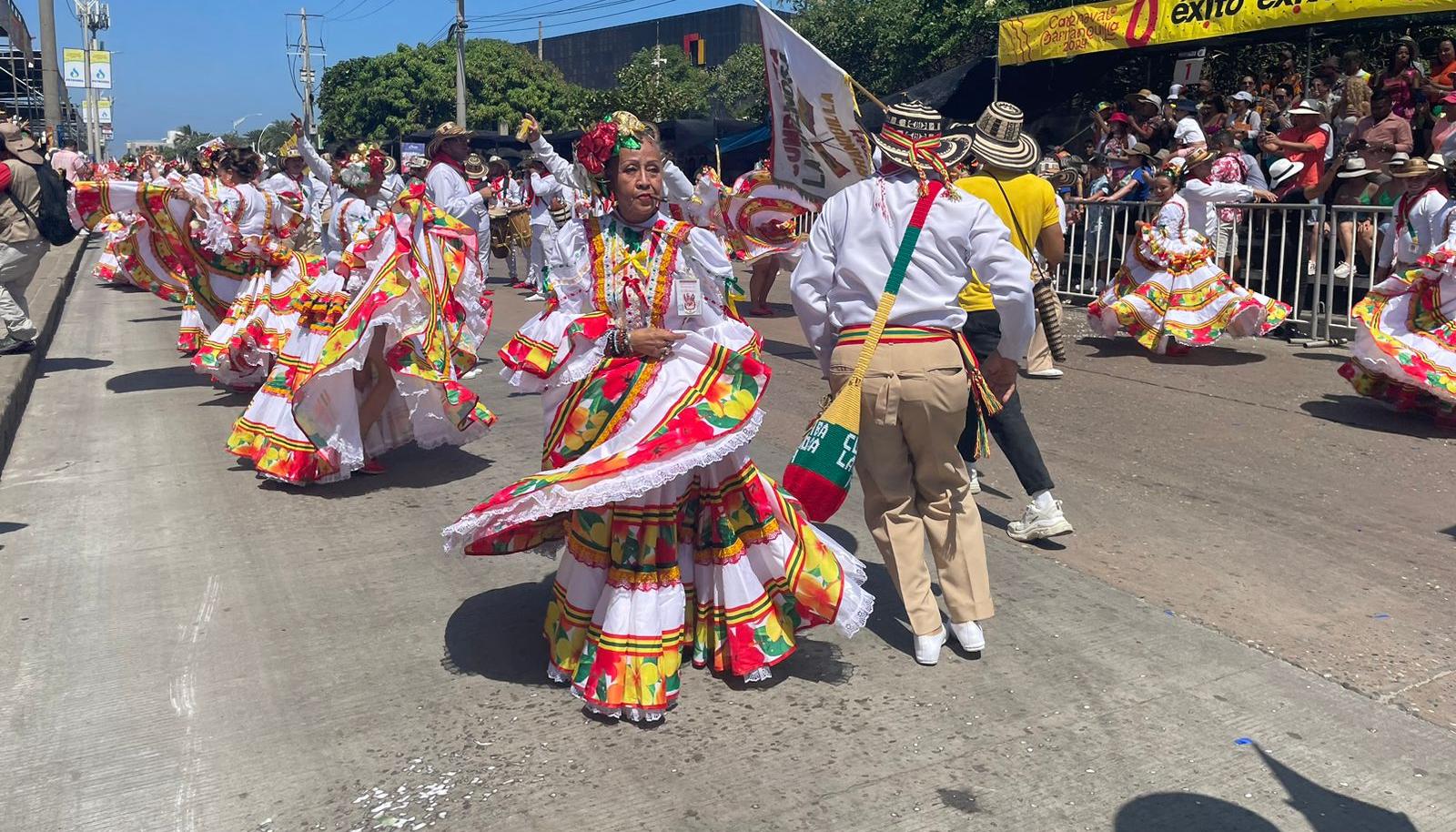 Luz Marina Zambrano Morelos durante la Batalla de Flores de la Vía 40.