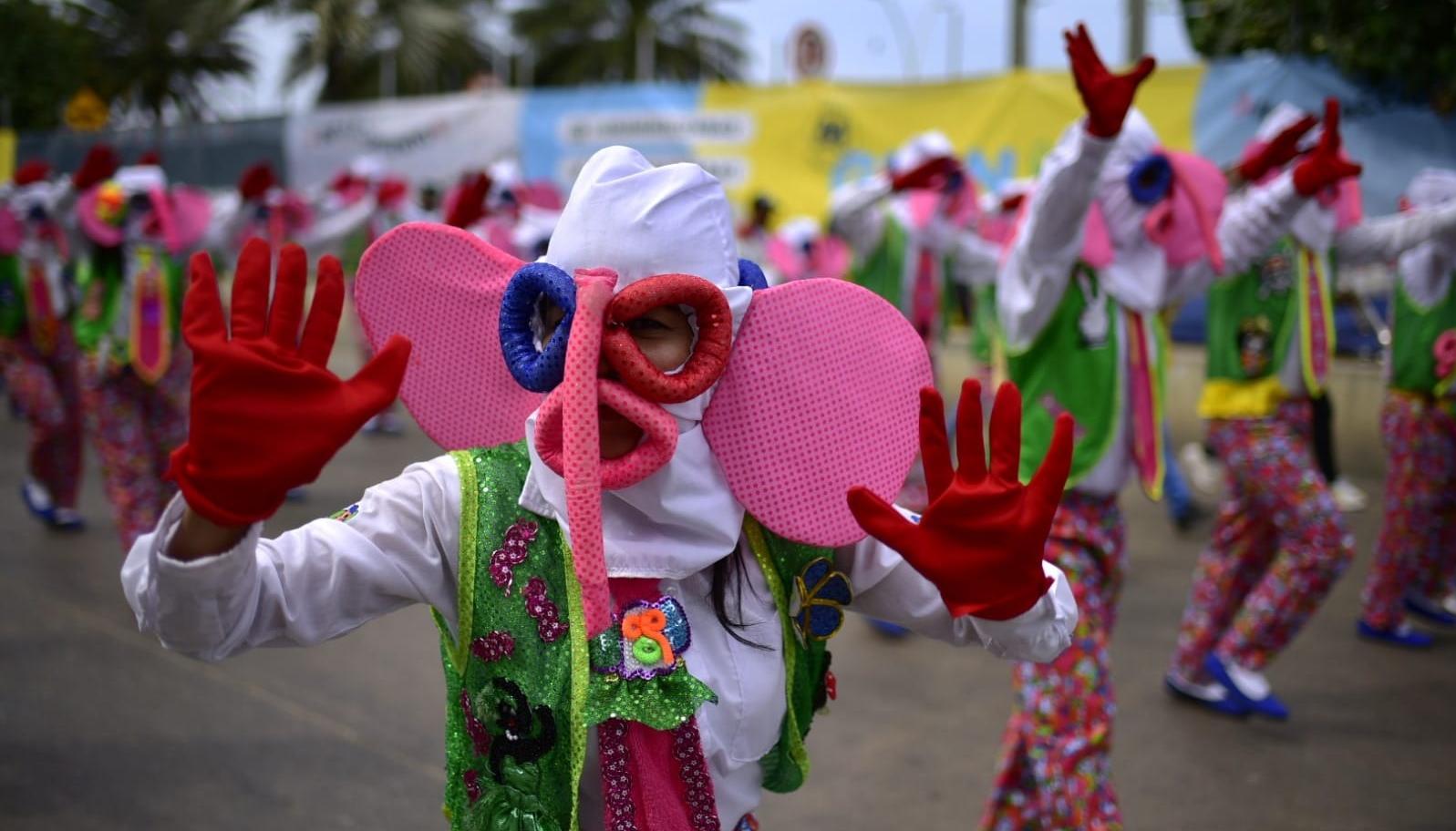 La marimonda, disfraz característico del Carnaval de Barranquilla. 