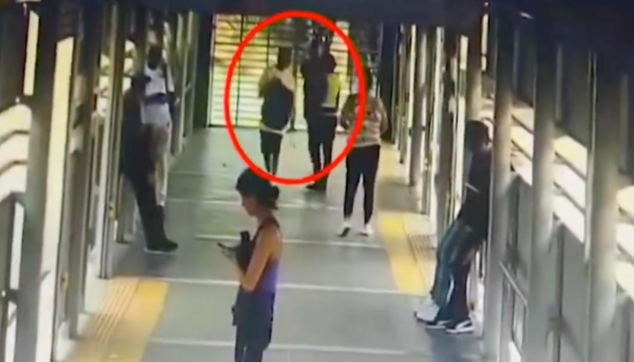 Video de la cámara de seguridad de la estación del MIO. 