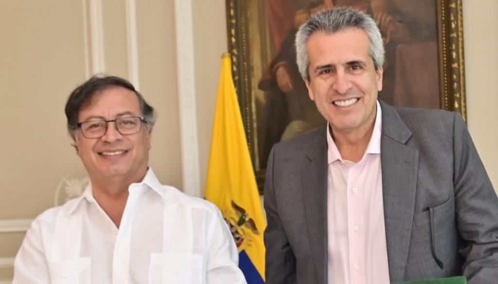 Gustavo Petro y el ministro del Interior, Luis Fernando Velasco.