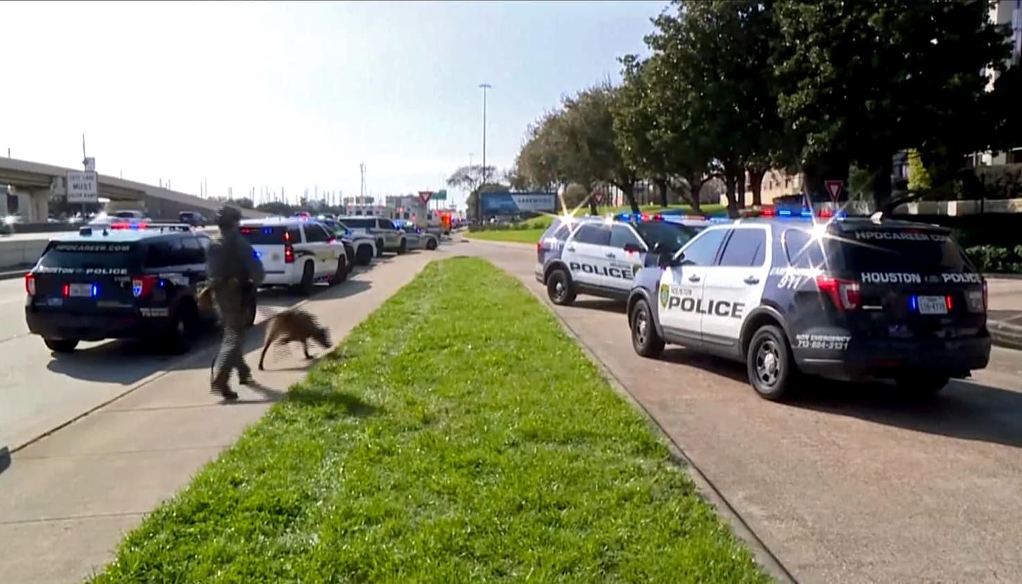 Una mujer fue abatida tras abrir fuego en una iglesia de Texas