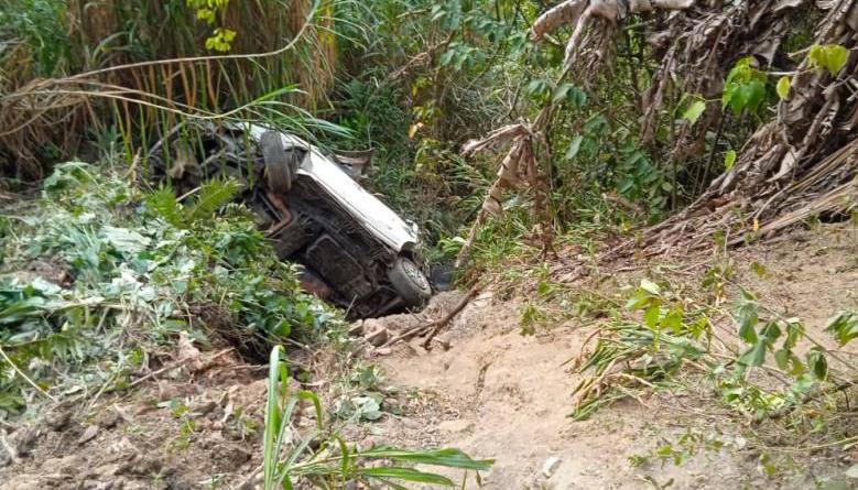 La camioneta en la que se desplazaban las victimas del accidente