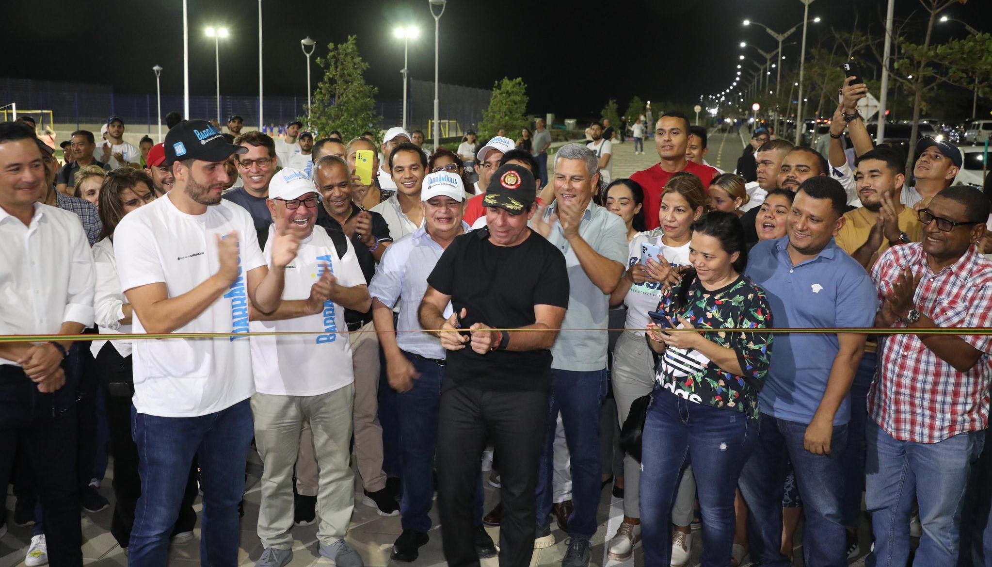 El alcalde Alex Char inauguró esta noche de martes 'A Bocas del Río', la nueva etapa del Gran Malecón