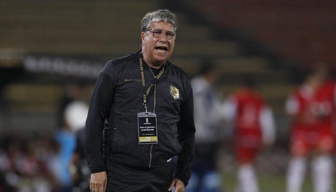 Hernán Darío Gómez, director técnico de Águilas Doradas. 