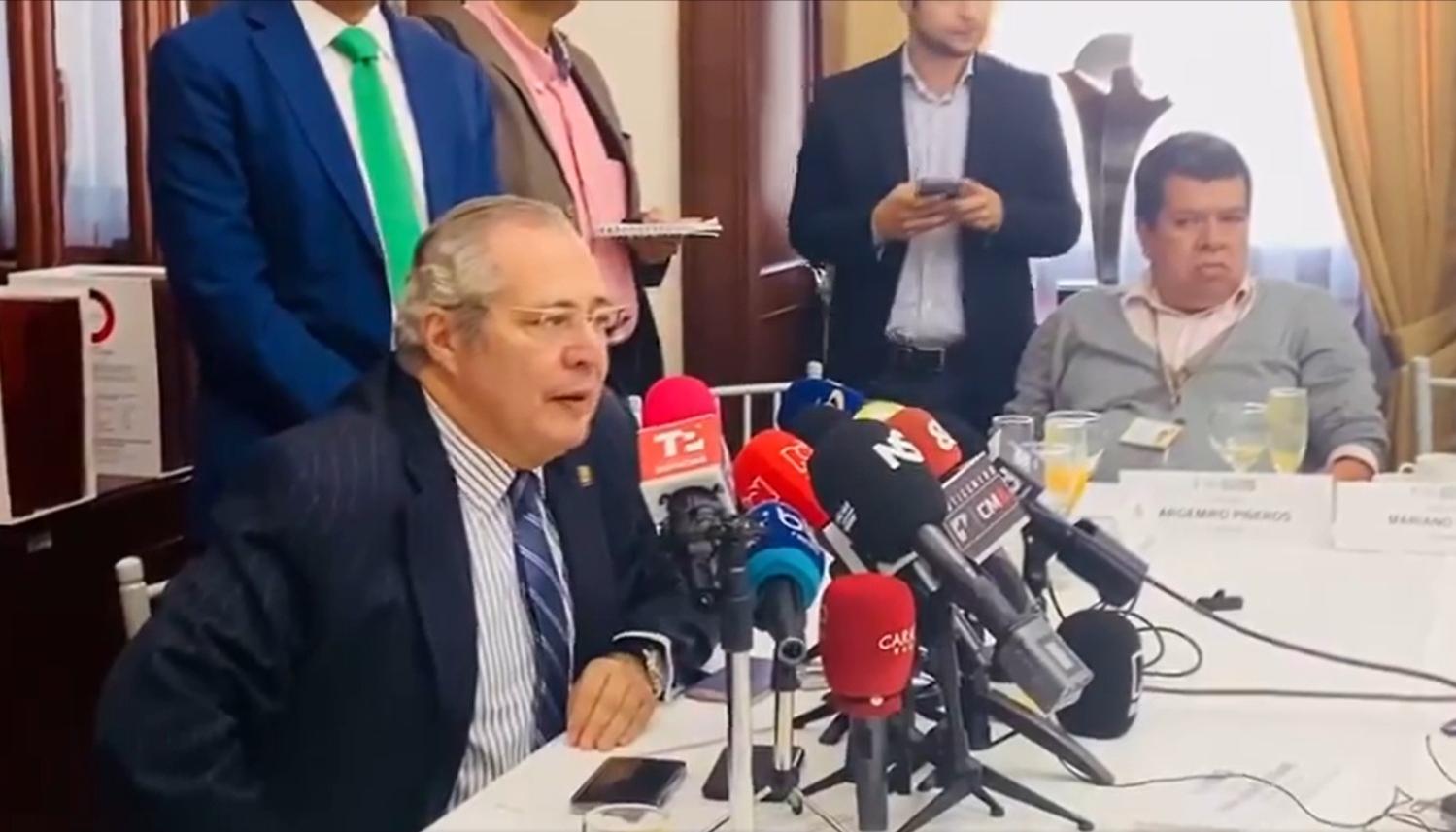 El presidente del Senado, Iván Name, en la rueda de prensa de este martes