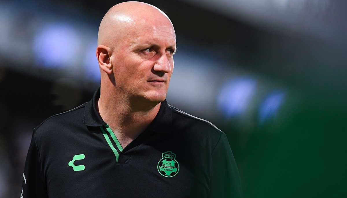 Pablo Repetto viene de dirigir al Santos Laguna de México. 
