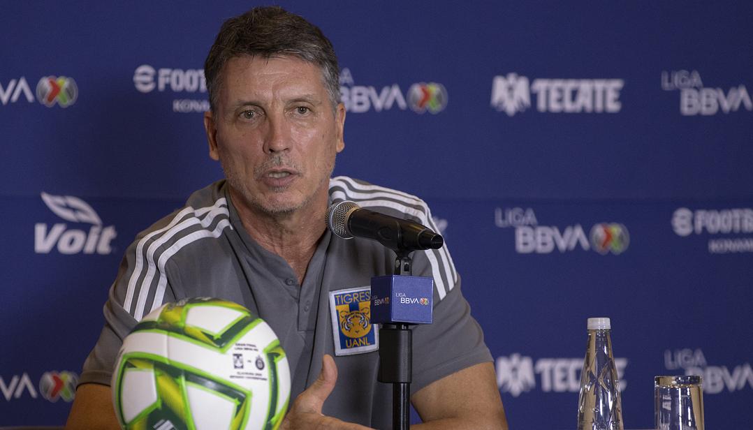 Robert Siboldi, entrenador de Tigres, recibió tres partidos de suspensión. 