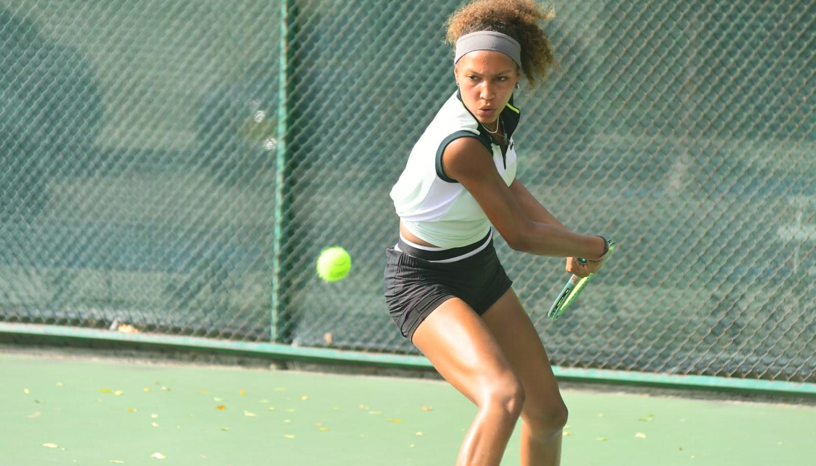 La estadounidense Thea Frodin se enfrentará en semifinales a la eslovaca Mia Pohankova. 