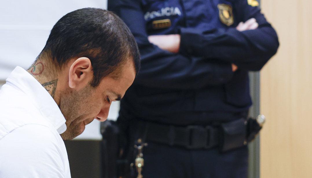 Dani Alves durante el juicio en el que terminó condenado. 