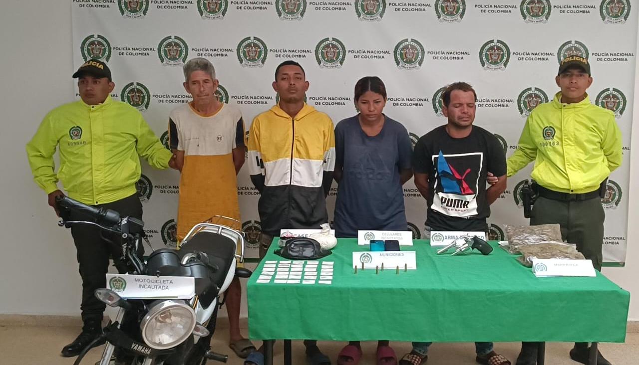 Los capturados en el operativo. 