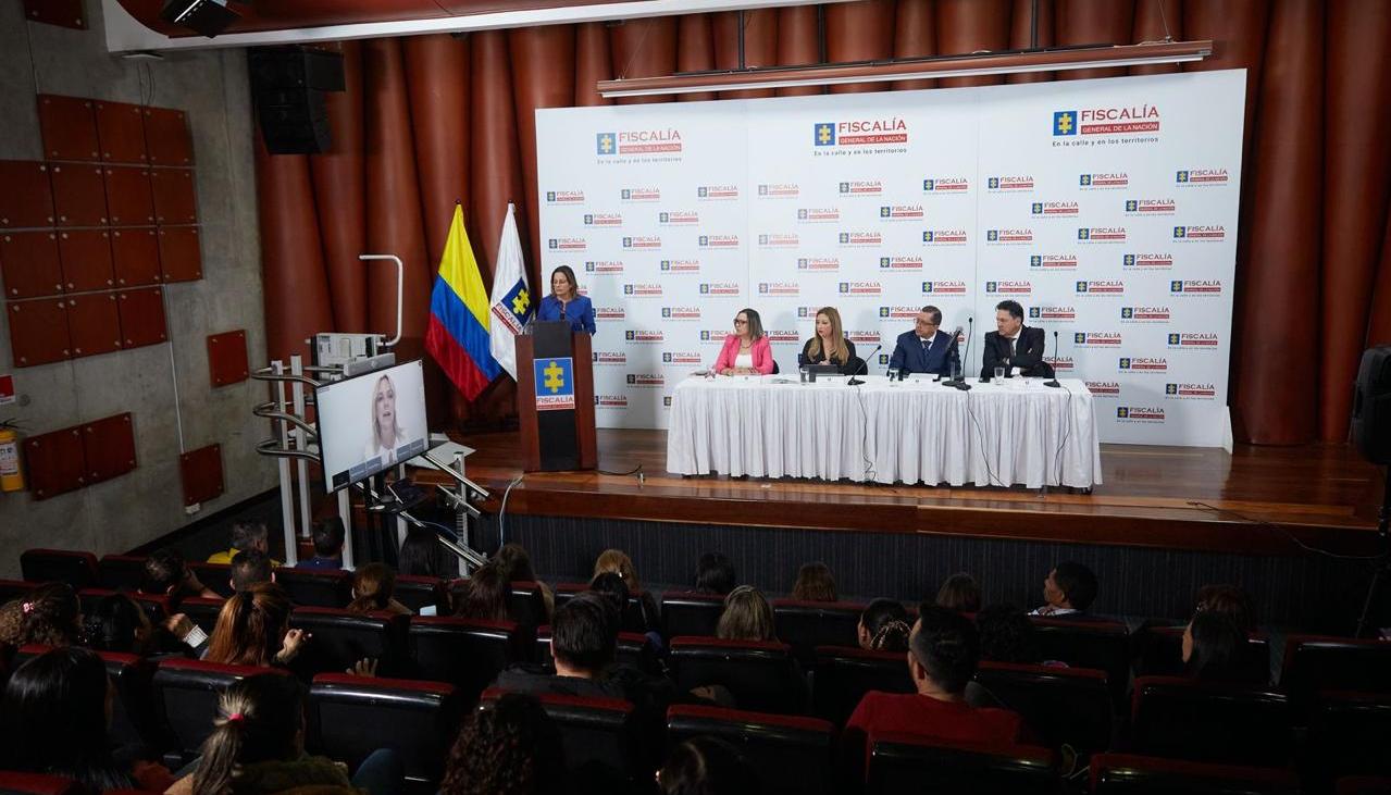 Evento público donde la Fiscalía presentó excusas a Sabino.