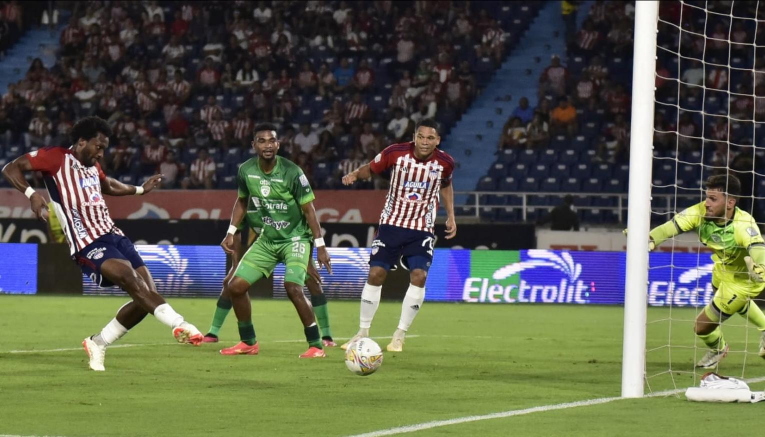 El único gol del partido marcado por Didier Moreno.