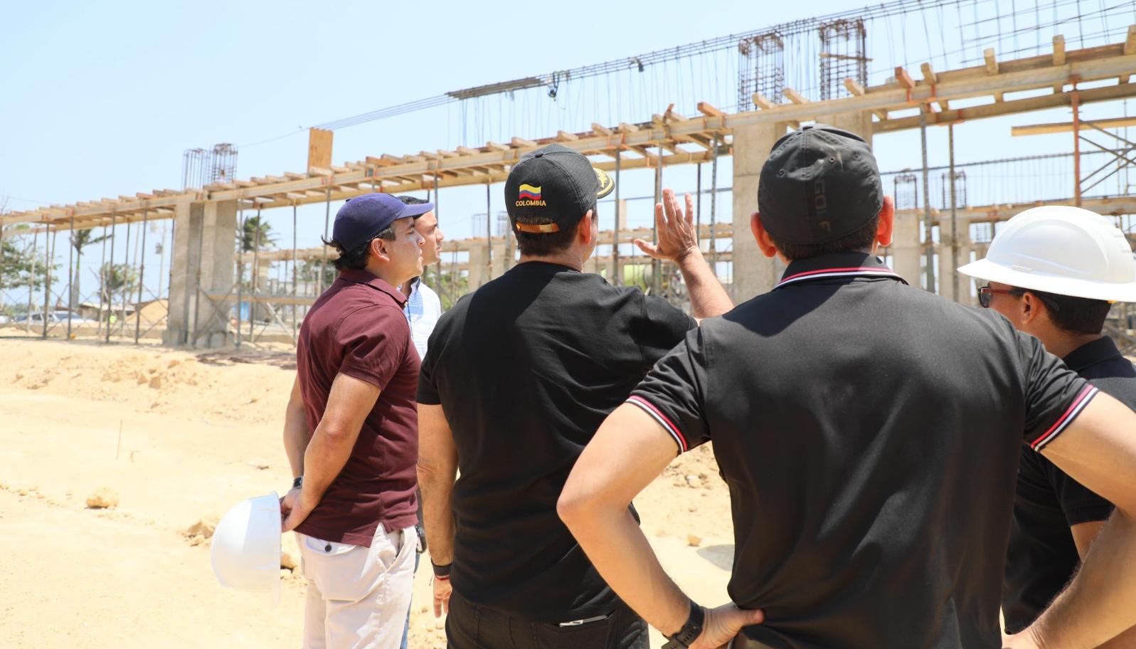 Distrito supervisa obras del tren turístico que llevará a las playas de Puerto Mocho.