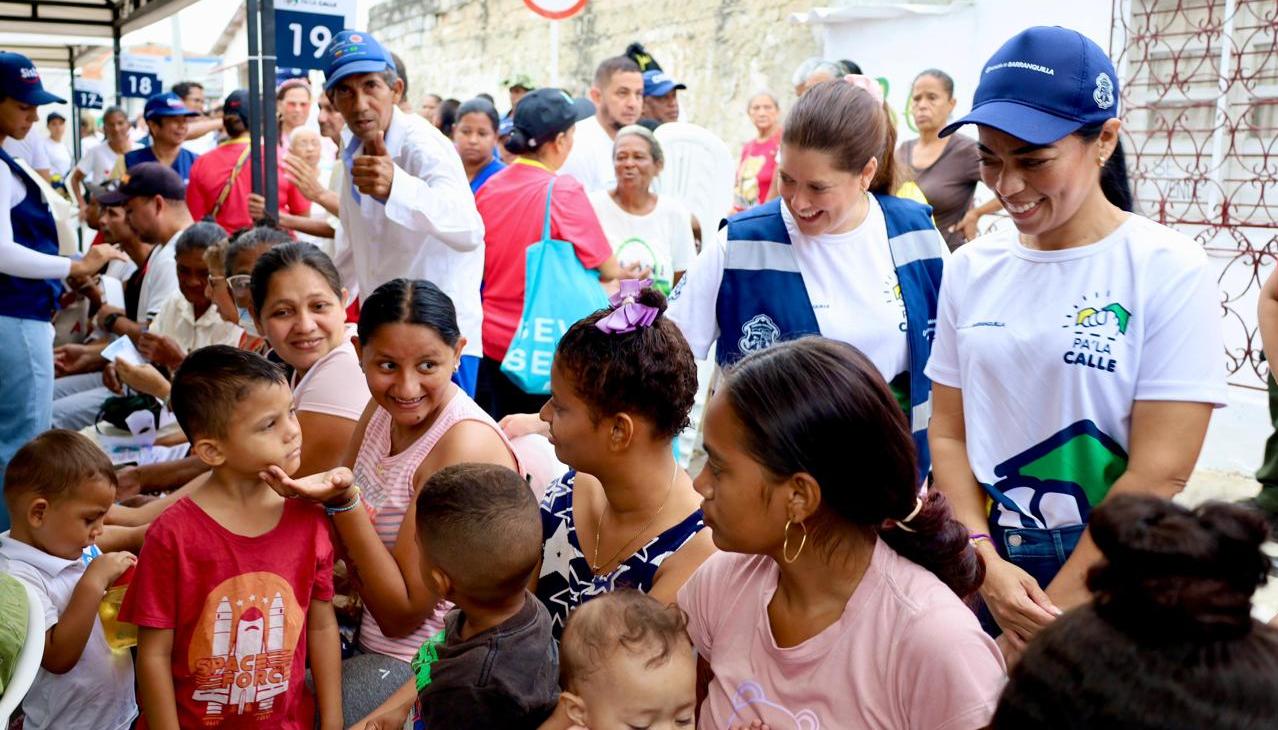 Niños, jóvenes, adultos, adultos mayores, familias y mascotas fueron atendidos.
